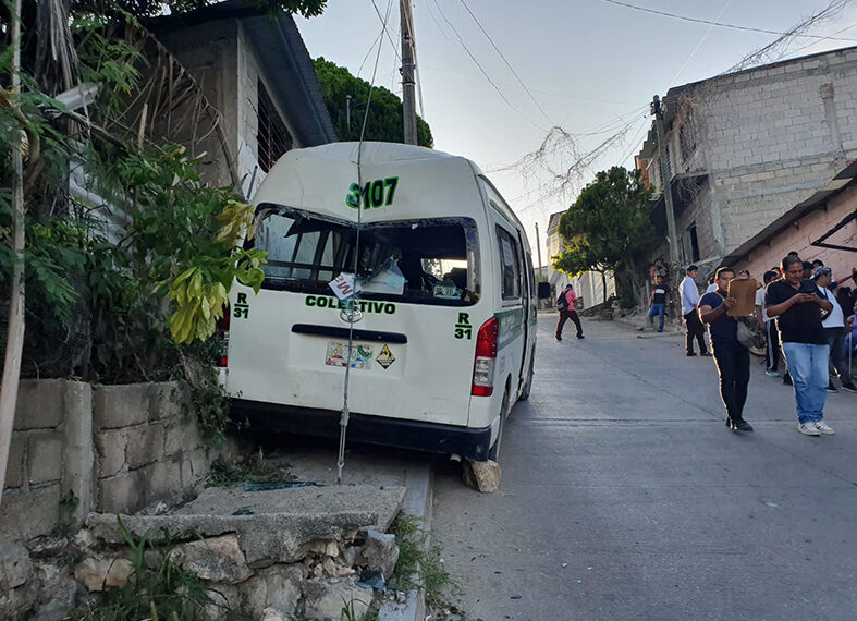 Colectivazo deja cinco lesionados