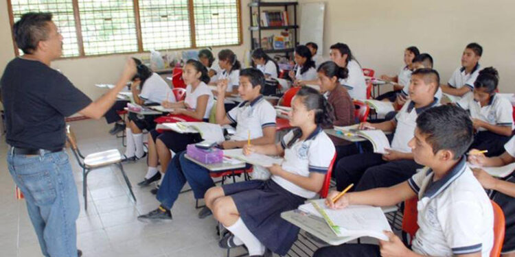 Pide fortalecerla comunidad educativa