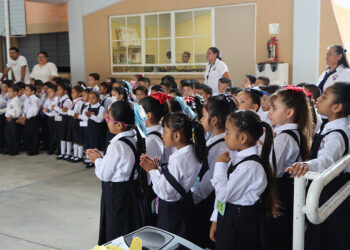 Un millón 843 mil regresaron a clases