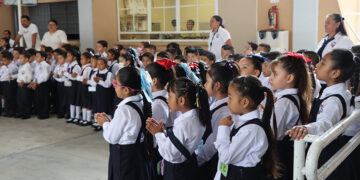 Un millón 843 mil regresaron a clases