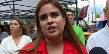 Indefensos ante precios de útiles escolares