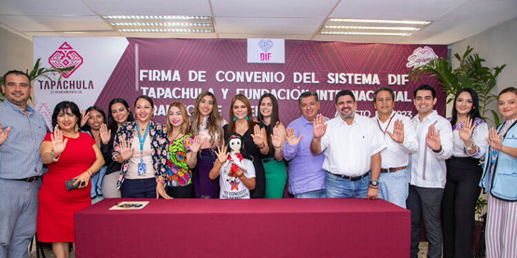 Firman convenio contra el abuso sexual infantil