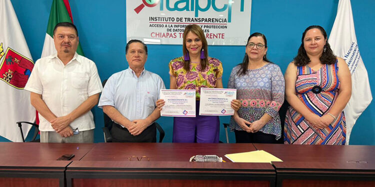 Recibe reconocimiento del ITAIPCh
