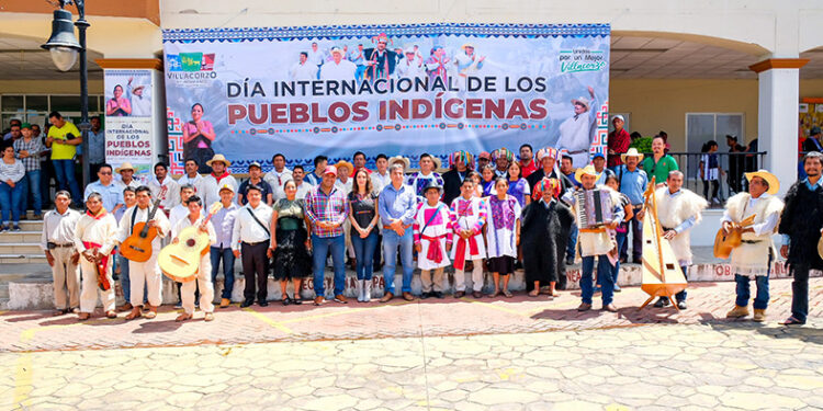 Refrenda compromiso con pueblos indígenas