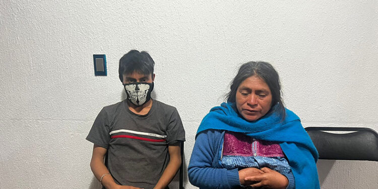 Dejan a abuelita en la calle