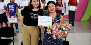 Clausuró y entregó diplomas de cursos