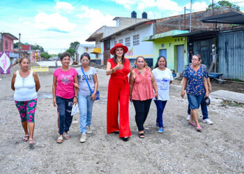 Supervisa obra de pavimentación hidráulica
