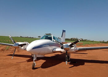 Aseguran avioneta