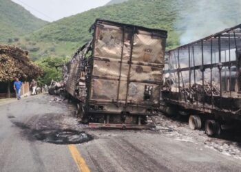 Cunden masacres y bloqueos carreteros