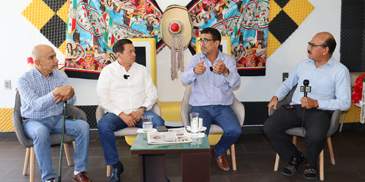 Le pediré que vea la realidad: Paco Rojas