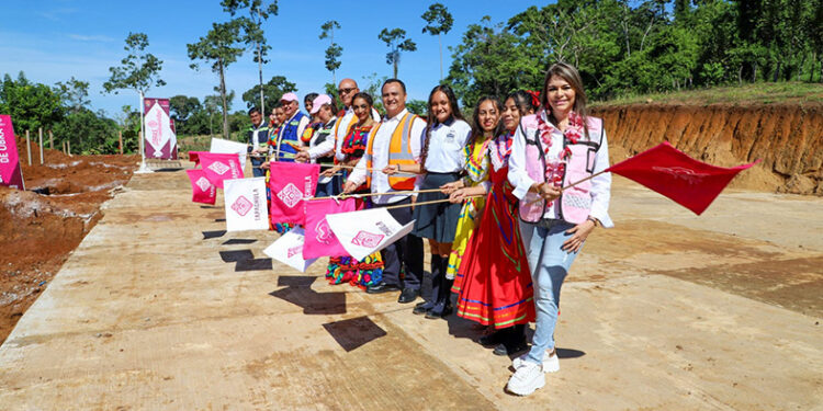 Dio el banderazo para un techado de una cancha