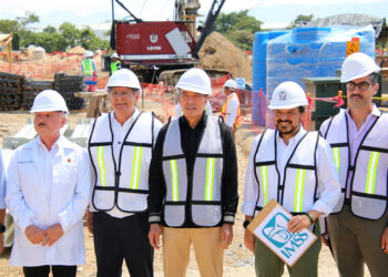 Supervisan obra del IMSS