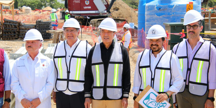 Supervisan obra del IMSS