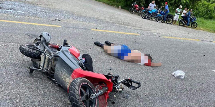 Los embistió un tráiler