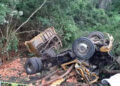 Volteo cayó a un barranco