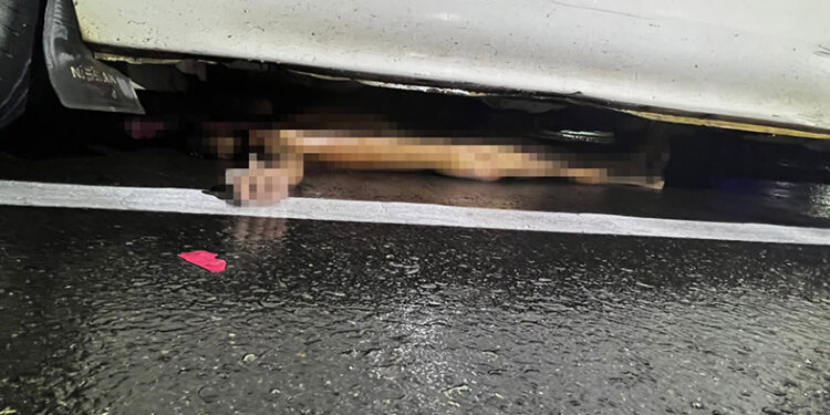 Combi lo arrastró y mató