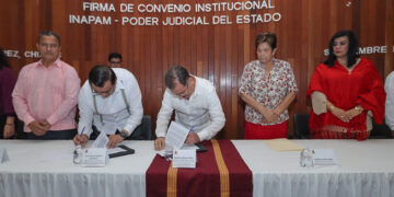 Firman convenio a favor de personas adultas mayores