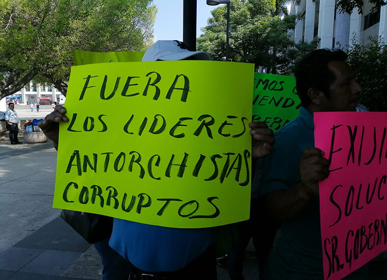 Exigen regularizar tierras