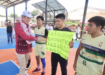 Inaugura Unidad Deportiva;cumple demanda añeja