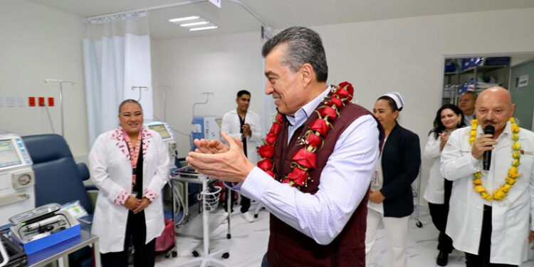 Inauguró el servicio de hemodiálisis en el Hospital de la Mujer
