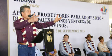 Entregó apoyo a 5 mil productores