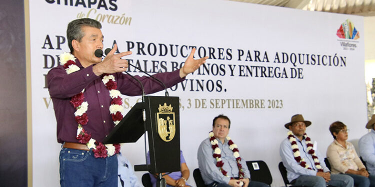 Entregó apoyo a 5 mil productores