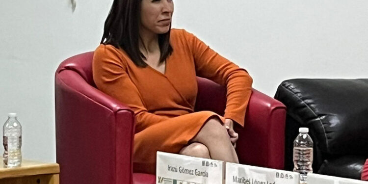 Presentan libro sobre mujeres trans