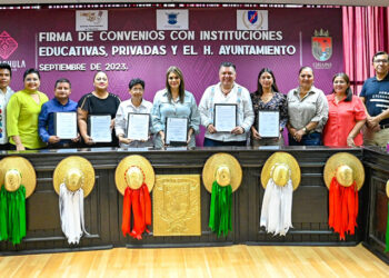 Firma convenio con universidades privadas