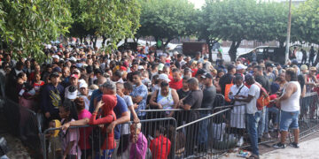 Miles saturan la COMAR en busca de asilo