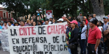 Docentes no cobran desde hace tres meses