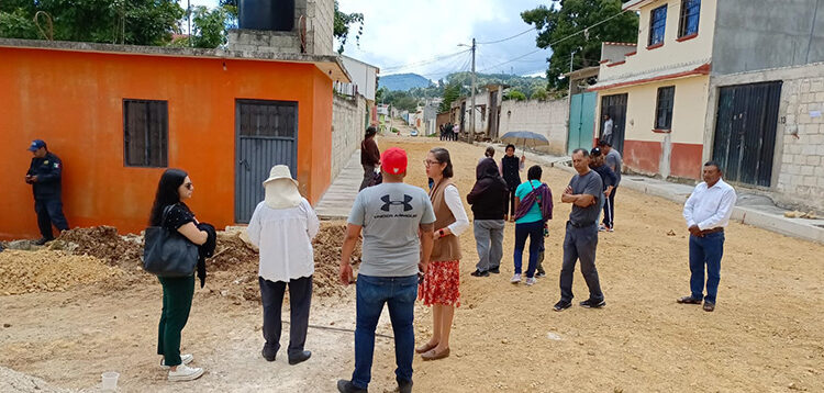 Disputan tubería de agua