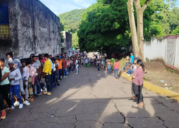 Marchan para impedir paso del tren