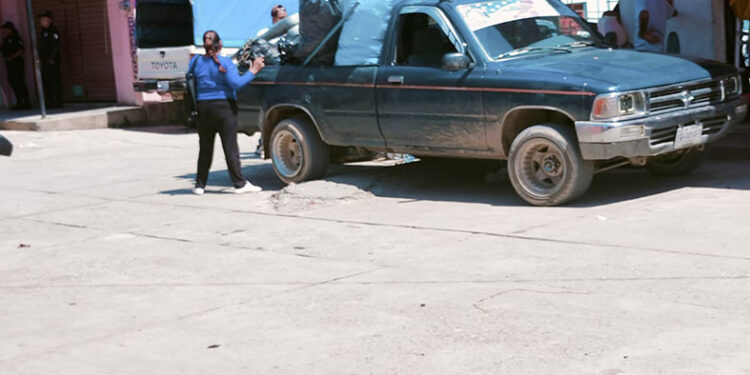 Expulsa a locatarios de mercado