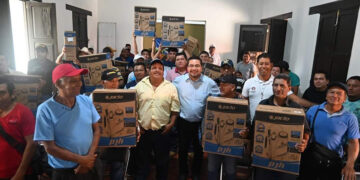 Entrega apoyos para el campo