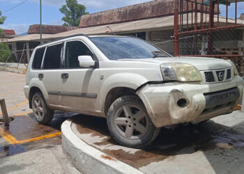 Se trepó a la banqueta