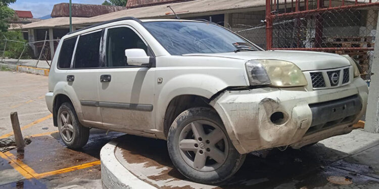 Se trepó a la banqueta