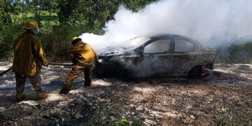 Se quema un taxi