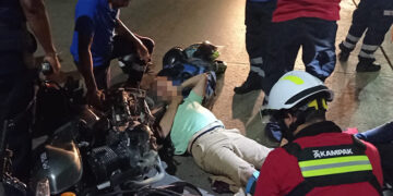 Motociclista es arrollado