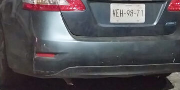 Localizan carro con armas