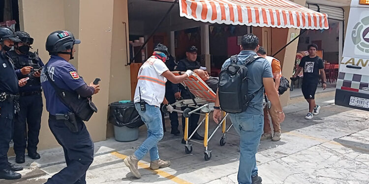 Se vino abajo desde dos metros de altura