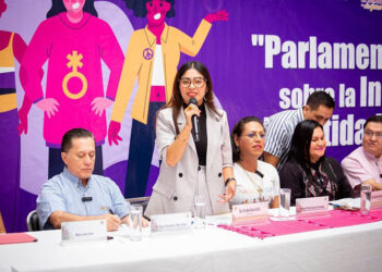 Realizan en Congreso local parlamento abierto