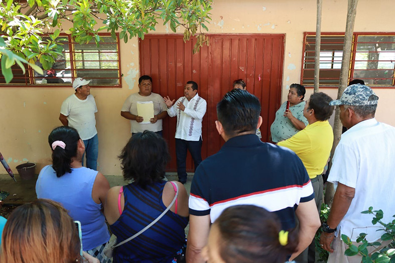 Da largas a vecinos que exigen escrituras