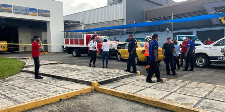 Bombero fallece arrollado