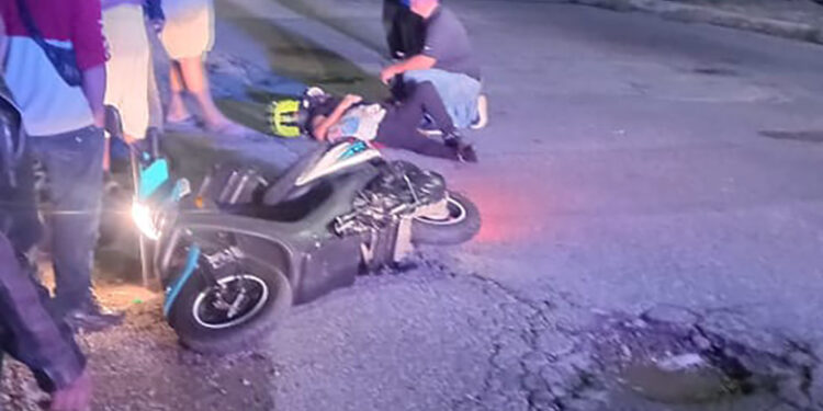 Dos lesionados deja accidente