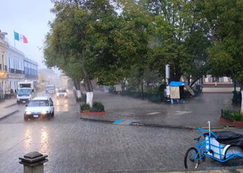 Fuerte lluvia sorprende a coletos