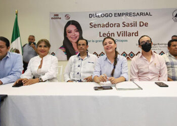 Se reúne con sectores empresariales