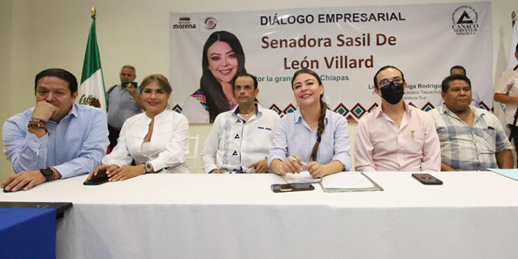 Se reúne con sectores empresariales