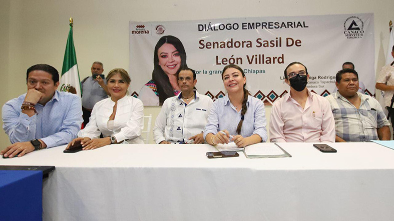 Se reúne con sectores empresariales