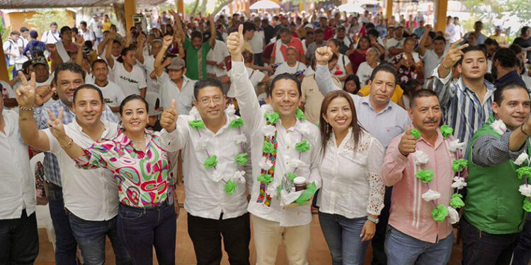 Se compromete a trabajar a favor del pueblo