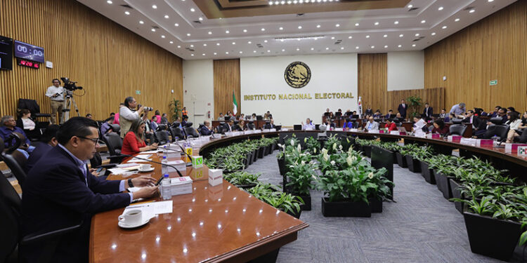 INE aprobó paridad de género para 2024